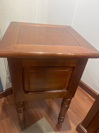 Mesita de noche madera maciza