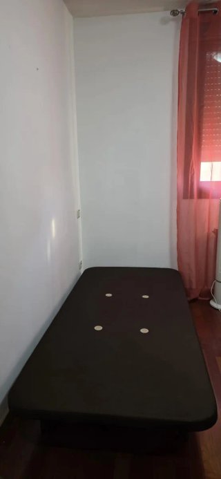 Base tapizada para colchón de 90 x 190 cm.