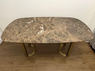 Mesa comedor mármol y metal