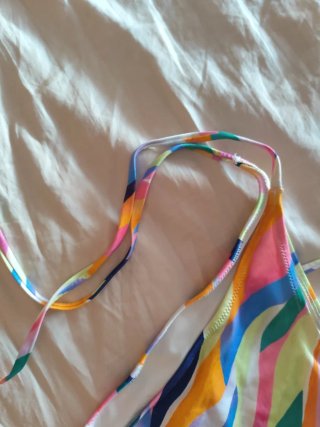 Conjunto bikini y pareo multicolor
