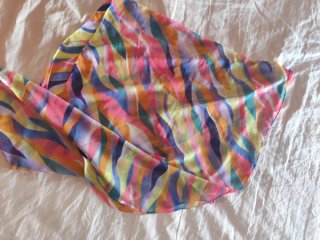 Conjunto bikini y pareo multicolor