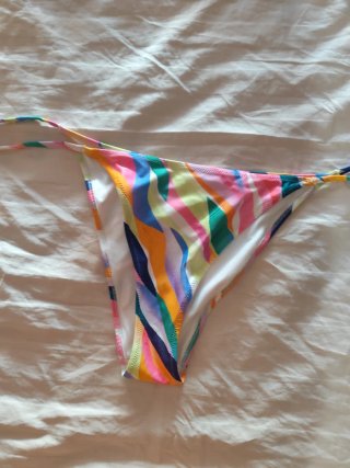 Conjunto bikini y pareo multicolor