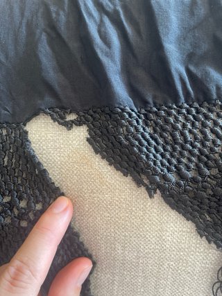 Antiguo Mantón de Manila con rotura en el fleco
