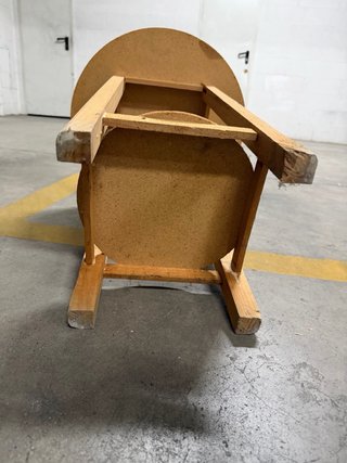 Mesa redonda de madera