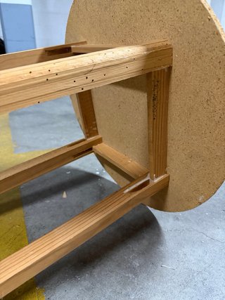 Mesa redonda de madera