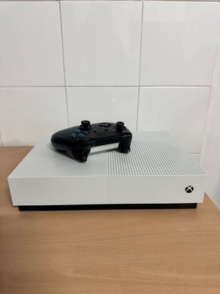 Xbox One S Blanca con Mando Azul