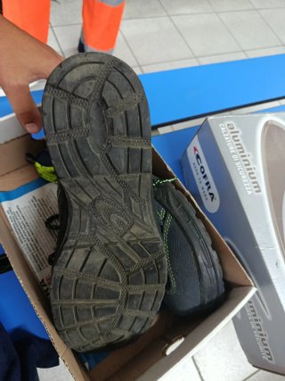 Zapatos de seguridad Cofra negros y azules
