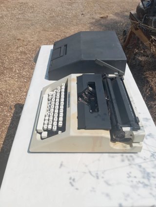 Olivetti Lettera 40 Máquina Escribir Vintage Españ