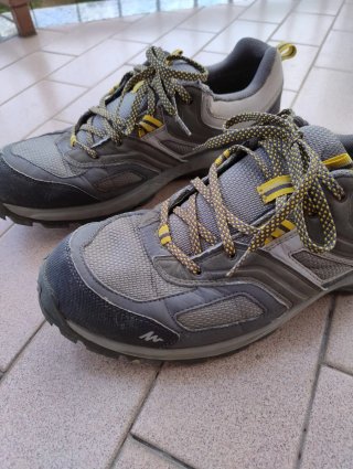 Scarpe trekking Quechua 45 waterproof grigie