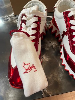 Zapatillas Christian Louboutin Rojas y Blancas