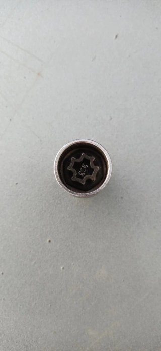 Tornillo antirrobo Mercedes