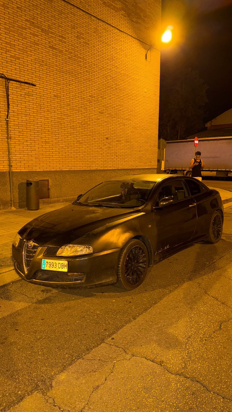Alfa Romeo GT 2004 - foto 1