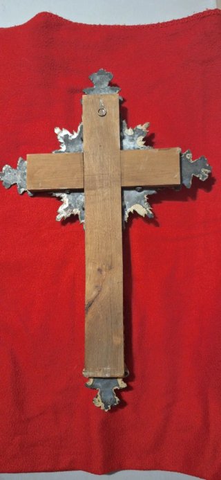 Crucifijo Madera y Metal INRI