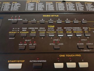 Teclado Roland E-28
