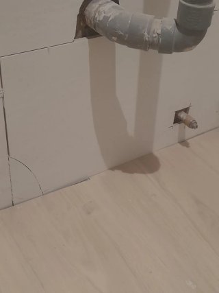 Hola executo trabajo de pintur,azulejo y todo