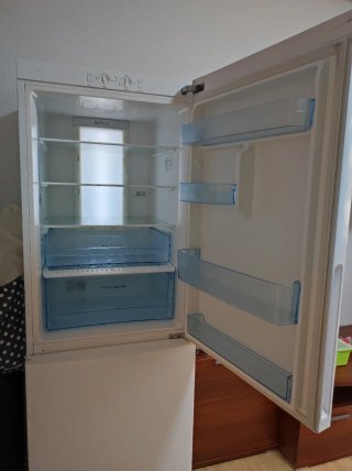 Nevera blanca con congelador