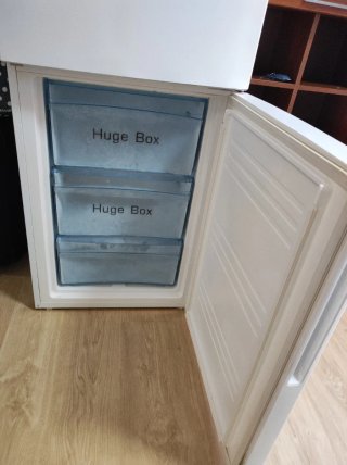 Nevera blanca con congelador
