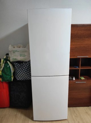 Nevera blanca con congelador