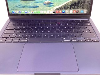 portatil apple apple macbook air m3 8-core 4.0 13 (8gpu) (2024) (a3113)