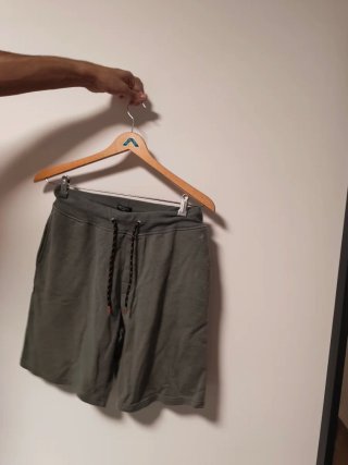 Pantalón corto verde chico talla S