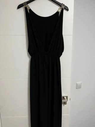 Mono negro largo con detalles