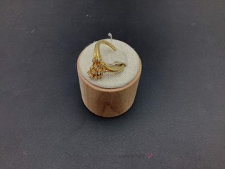 anillo oro 18k con piedra con circonita