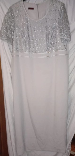 Vestido de señora plateado