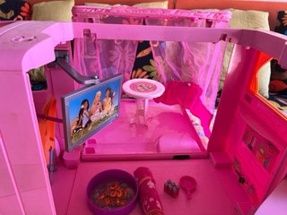 Autocaravana Barbie Glamour Camper 2008