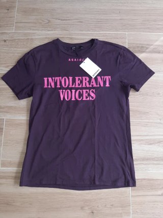 Camiseta Bershka Talla M.  Unisex. NUEVA