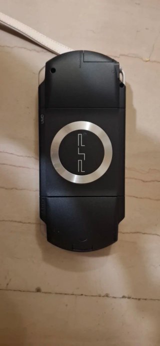 PSP 1004 Negra + 11 Juegos + Cargador