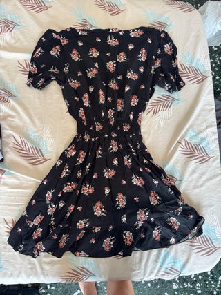 Vestido negro floral rosa