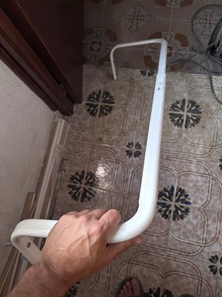 Barra extensible IKEA MULIG para ropa .SE VENDEN 3