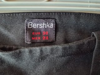 Pantalón de pinzas Bershka negro Talla XS