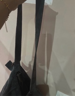 Bolso de piel gris