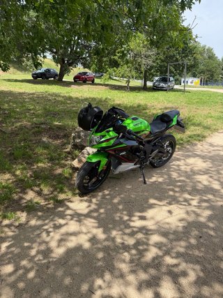 Kawasaki Ninja 125 Sportbike Negra y Verde