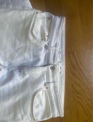 Vaqueros Mango blancos acampanados