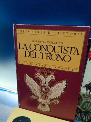 8 novelas, Historia, La conquista del trono, Carlos V, Waterloo y mas