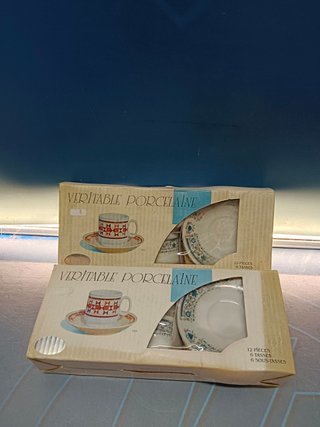 2 caja sin uso nuevas veritable porcelaine, dos juegos de tazas de té chinas