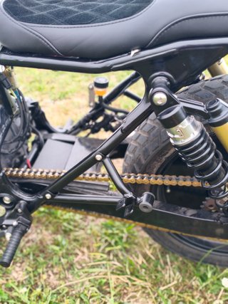 Honda CB750 seven fifty Cafe Racer Homologada.