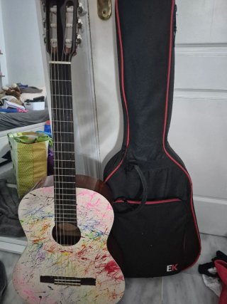 Guitarra Acústica Pintada a Mano con funda incluid