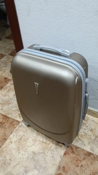 Maleta grande American Tourister beige/dorada