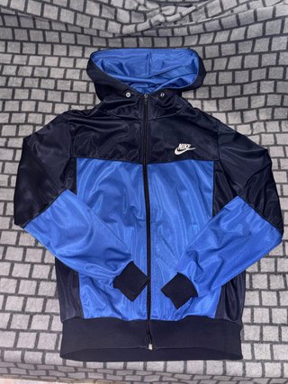 Sudadera Nike con capucha azul y negra