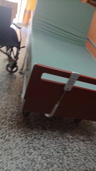 Cama Hospitalaria Eléctrica Articulada