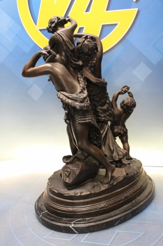 Escultura bronce “La Familia” de Clodion.