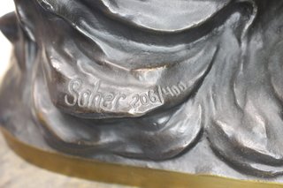 Escultura bronce de la casa Soher. Musa montando a Pegaso. Pieza numerada 206/400.