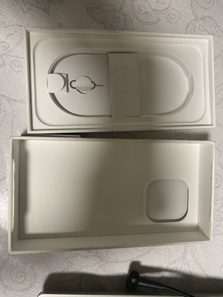 Caja Original iPhone 16 Pro
