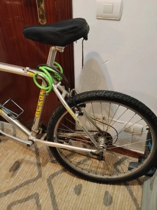 Bicicleta de Montaña Alkon Plata de aluminio.