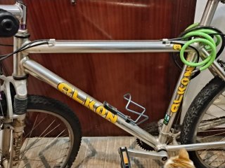 Bicicleta de Montaña Alkon Plata de aluminio.