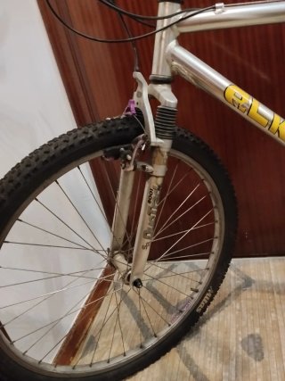 Bicicleta de Montaña Alkon Plata de aluminio.