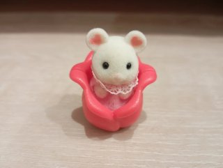 Sylvanian Families Bebé Ratón Rosa